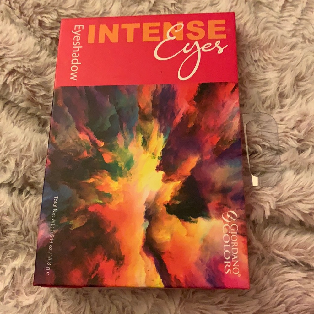 Intense eyes eyeshadow